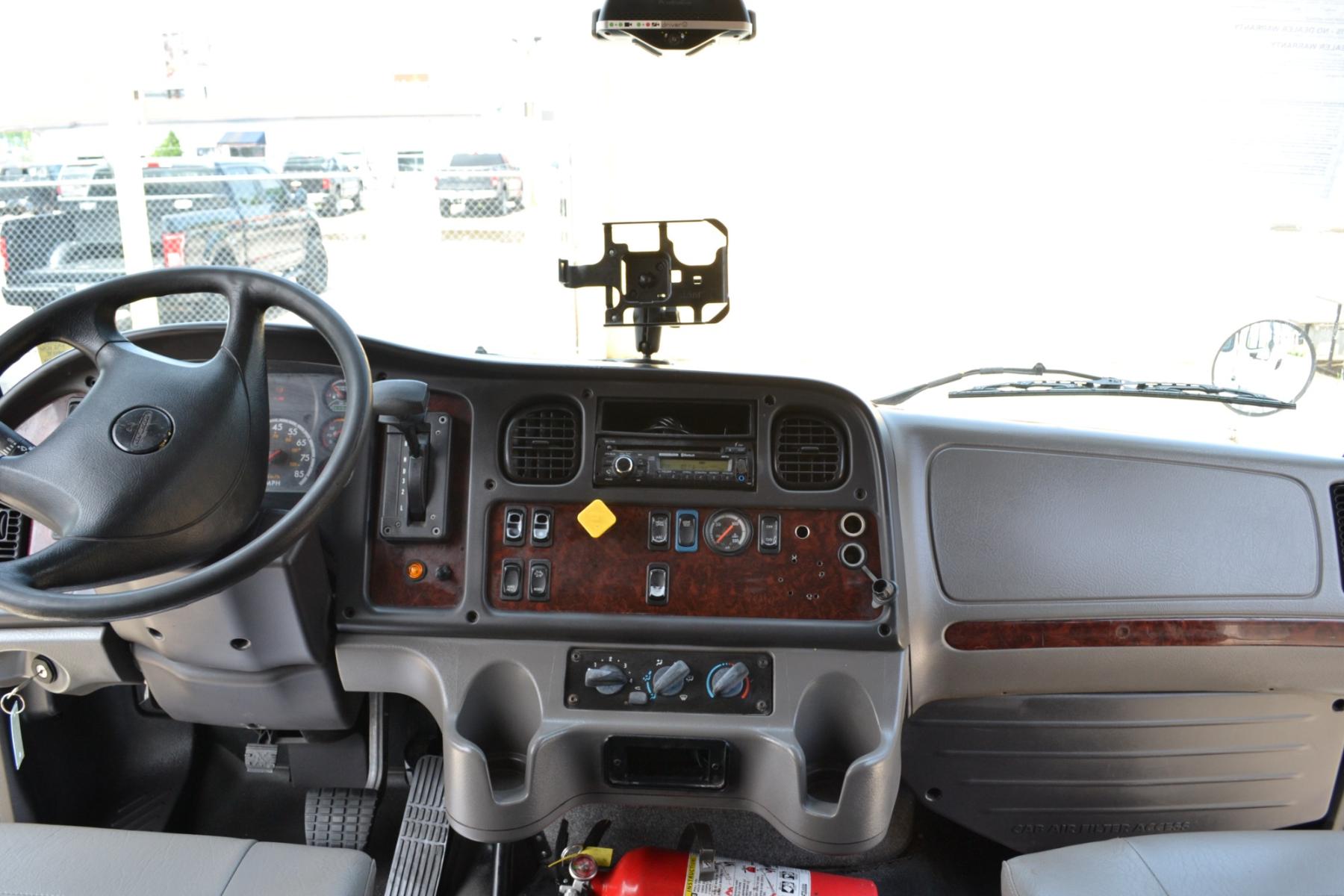 2016 WHITE /GRAY FREIGHTLINER M2-106 with an CUMMINS B6.7L 260HP engine, ALLISON 2500RDS AUTOMATIC transmission, located at 9172 North Fwy, Houston, TX, 77037, (713) 910-6868, 29.887470, -95.411903 - Photo #19